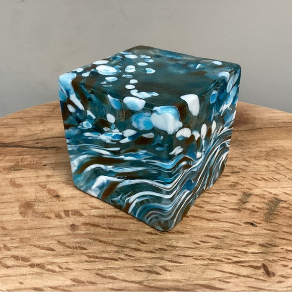 🔵 HQT Hand Blown Glass Art Cube Paperweight - Hand Made Home Design - Ocean Blue - Picture 1 of 11